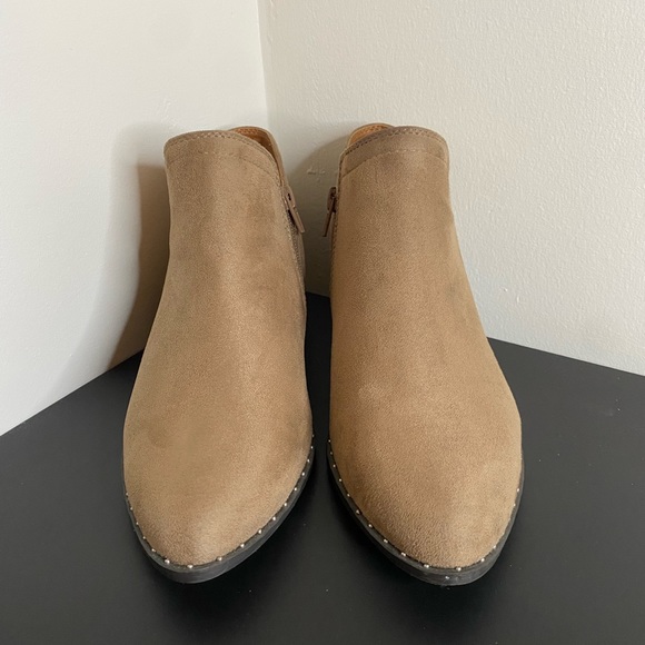 Faux suede ankle boots-Size 8 - Picture 2 of 6
